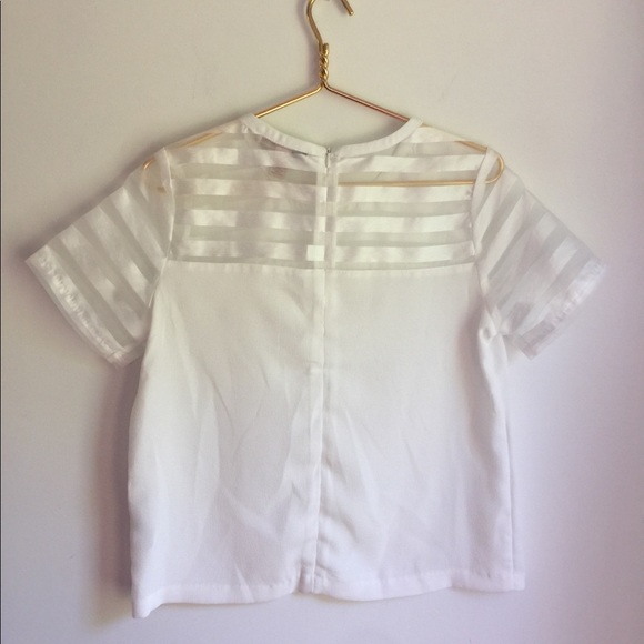NEW Beautiful minimalist white top blouse - Picture 4 of 5